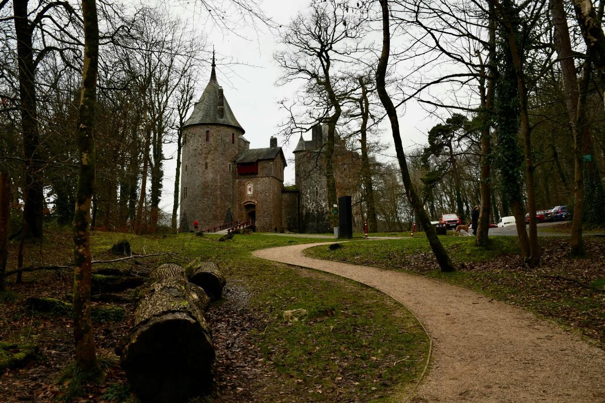 The pathway to Castle Coch 