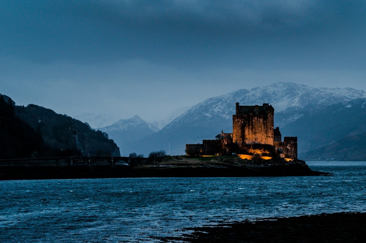 Eilean Donan Castle at night