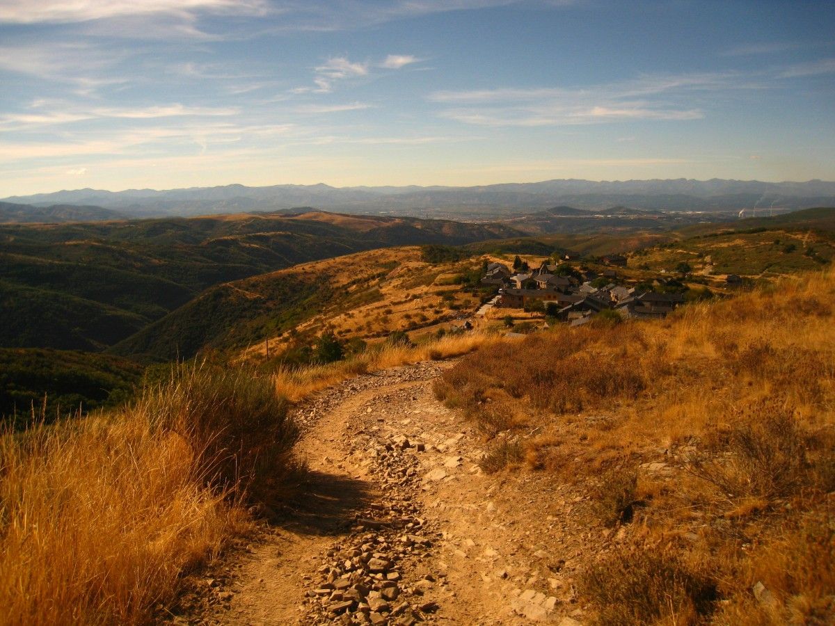 A rocky path along El Camino de Santiago