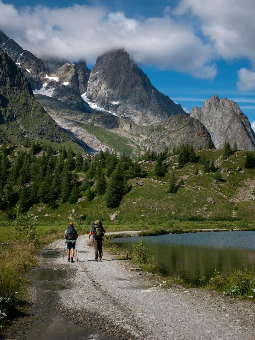 People hiking the Tour du Mont Blanc