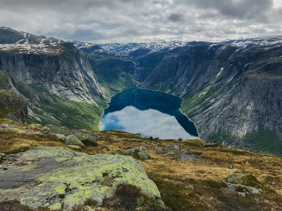 The lake at Trolltunga