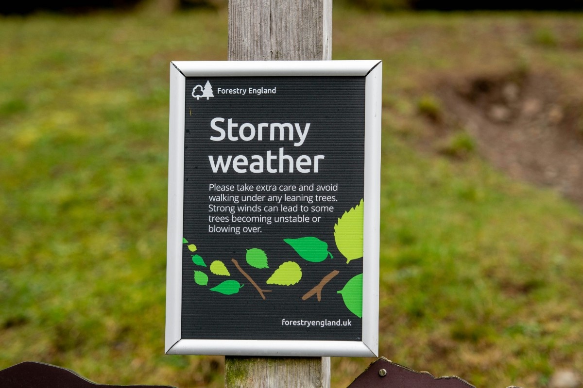 An image of a stormy weather warning sign 