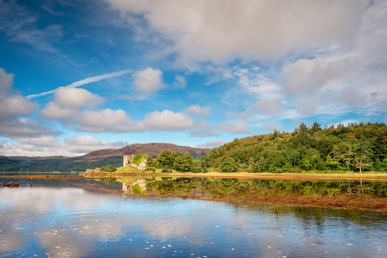 Located on the eastern shore of Loch Fyne is the remains of Castle Lachlan, originally built in the thirteenth century, now a ruin