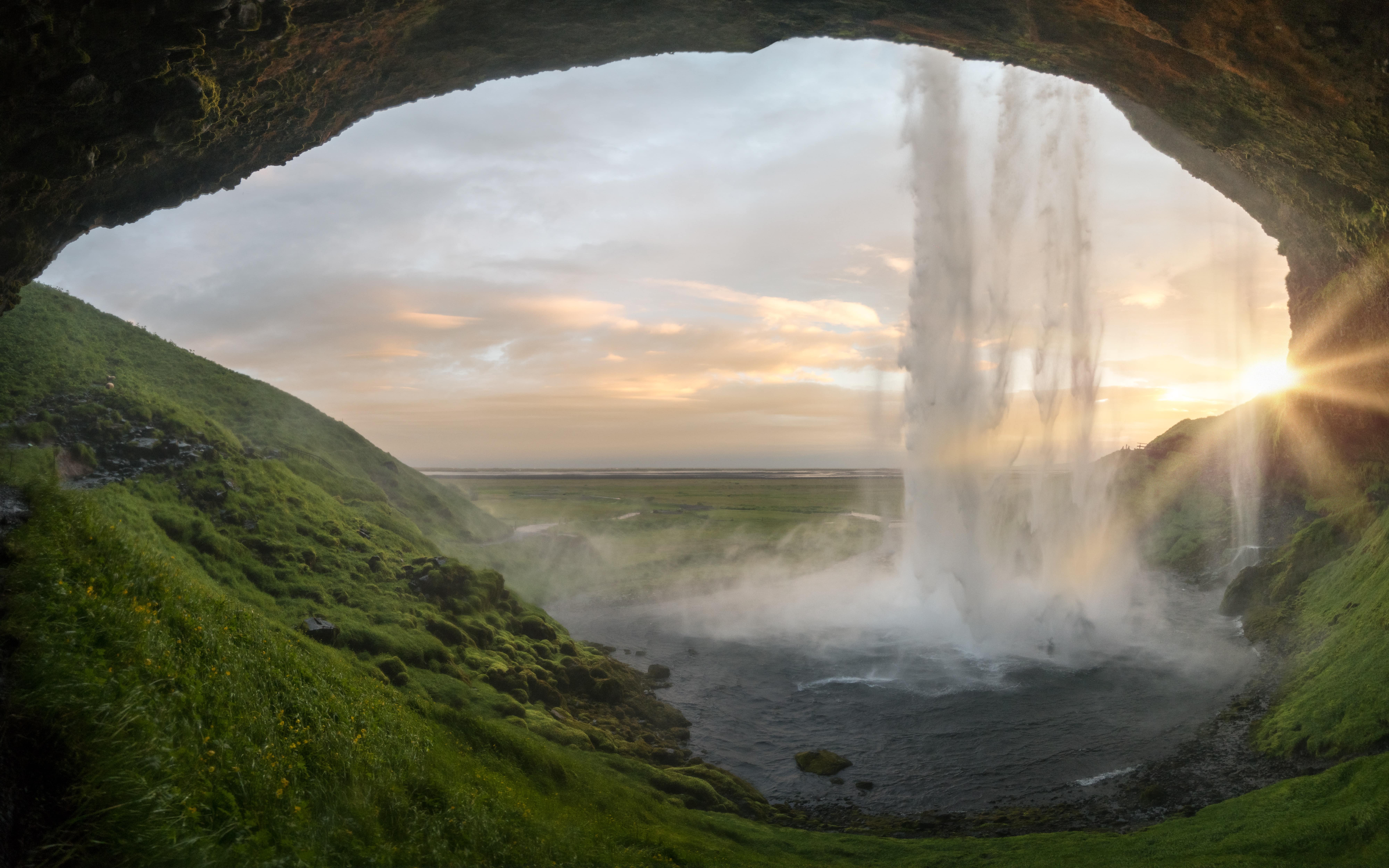 Seljalandsfoss Waterfall