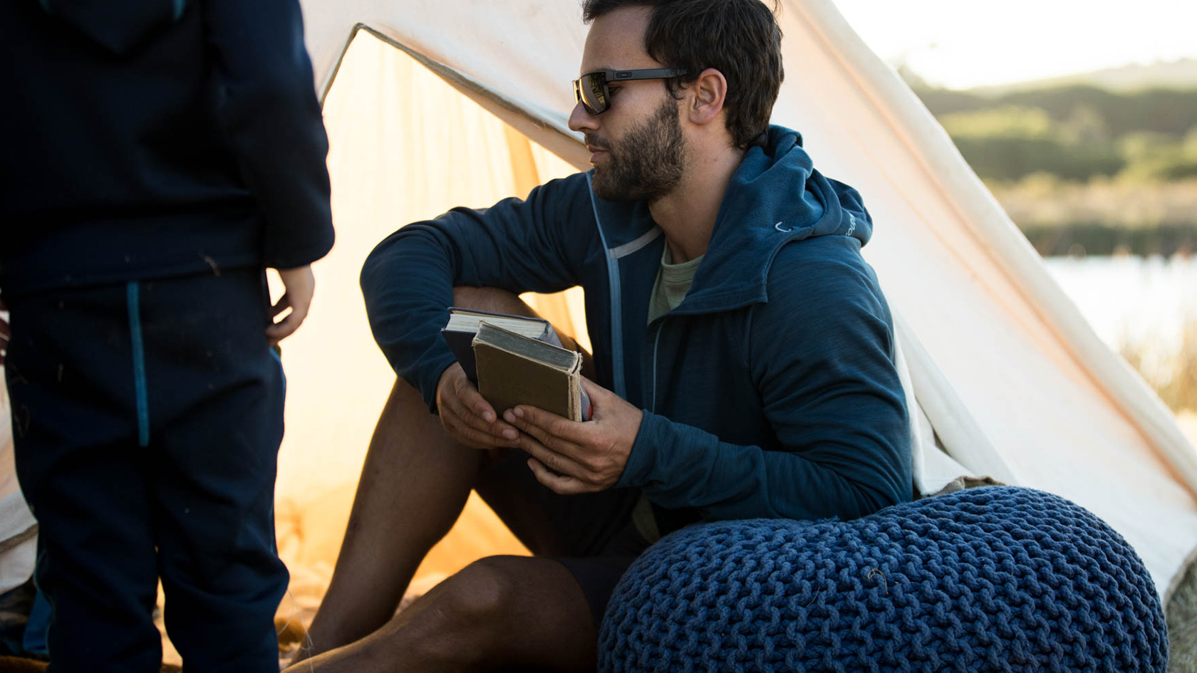 Man wearing a fleece